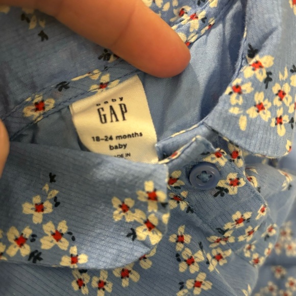 Baby Gap collared button up dress. - Picture 4 of 5